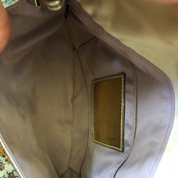 Coach clutch with handle strap - Picture 3 of 5